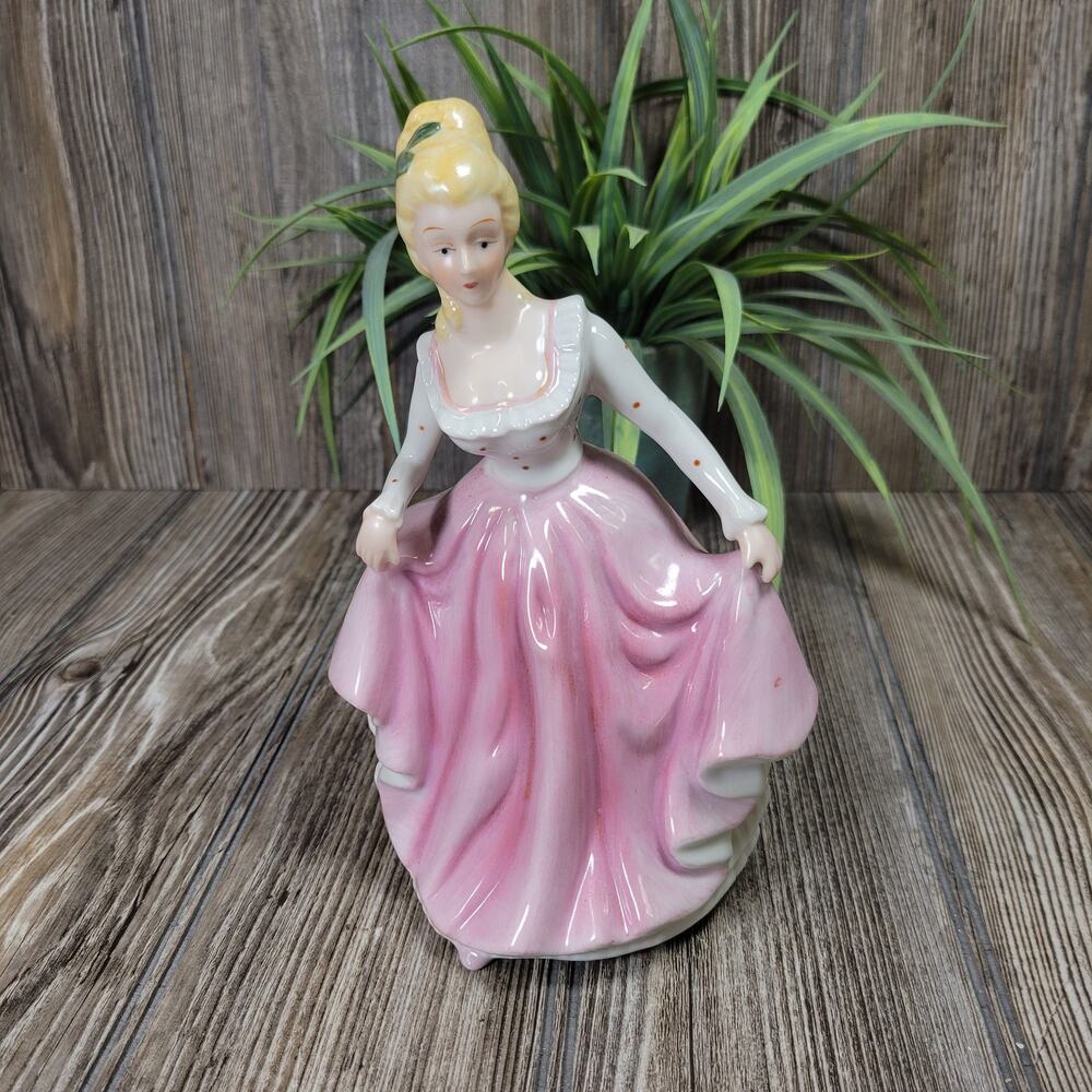 Vintage Victorian Lady Figurine Ballroom Dancing & Curtsying
